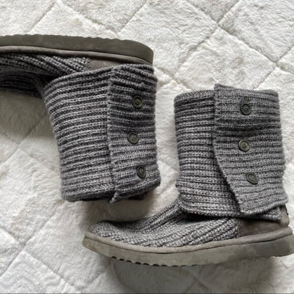UGG Australia | Cardi Knit Boots in Gray | Size 7 - Picture 10 of 10